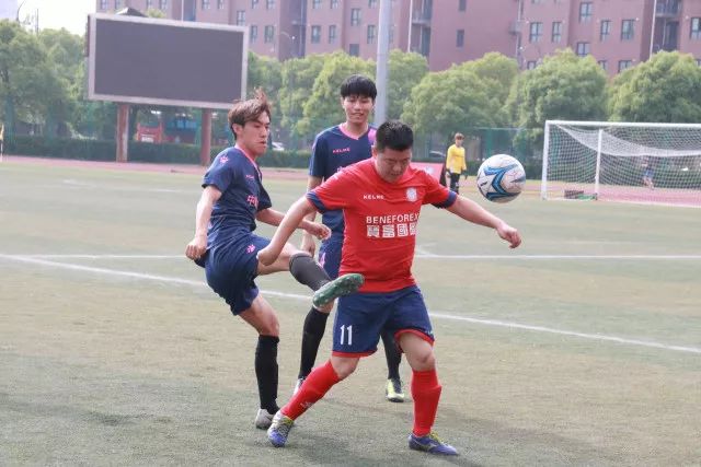 西于尔兹松创纪录，成为冰岛历史上第二年长助攻球员
